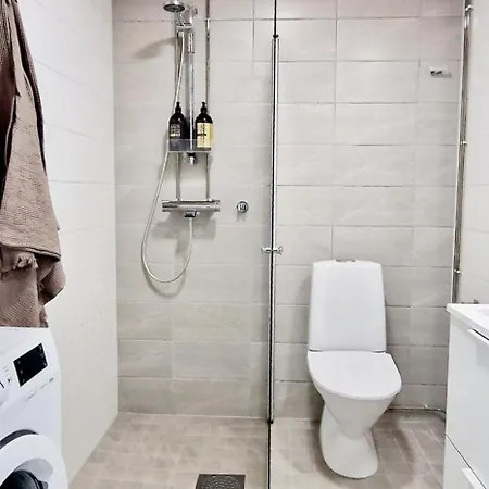 Modern Apartment Near Tampereen Messukeskus, With Own Private And Free Parking Exterior photo