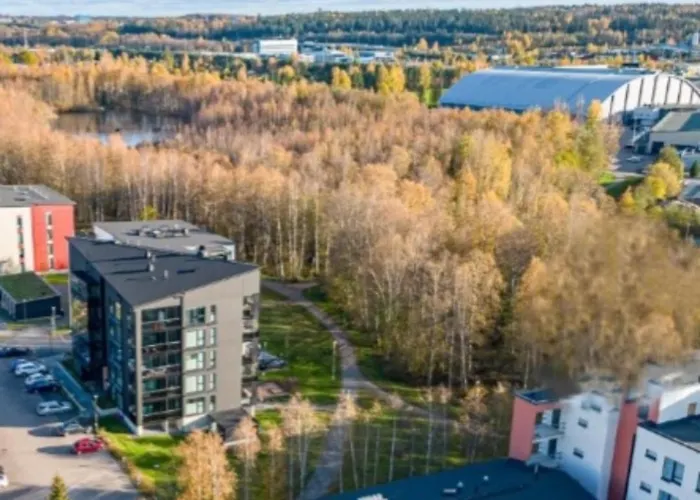 Modern Apartment Near Tampereen Messukeskus, With Own Private And Free Parking