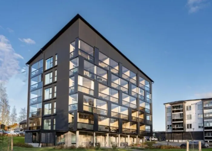 Modern Apartment Near Tampereen Messukeskus, With Own Private And Free Parking