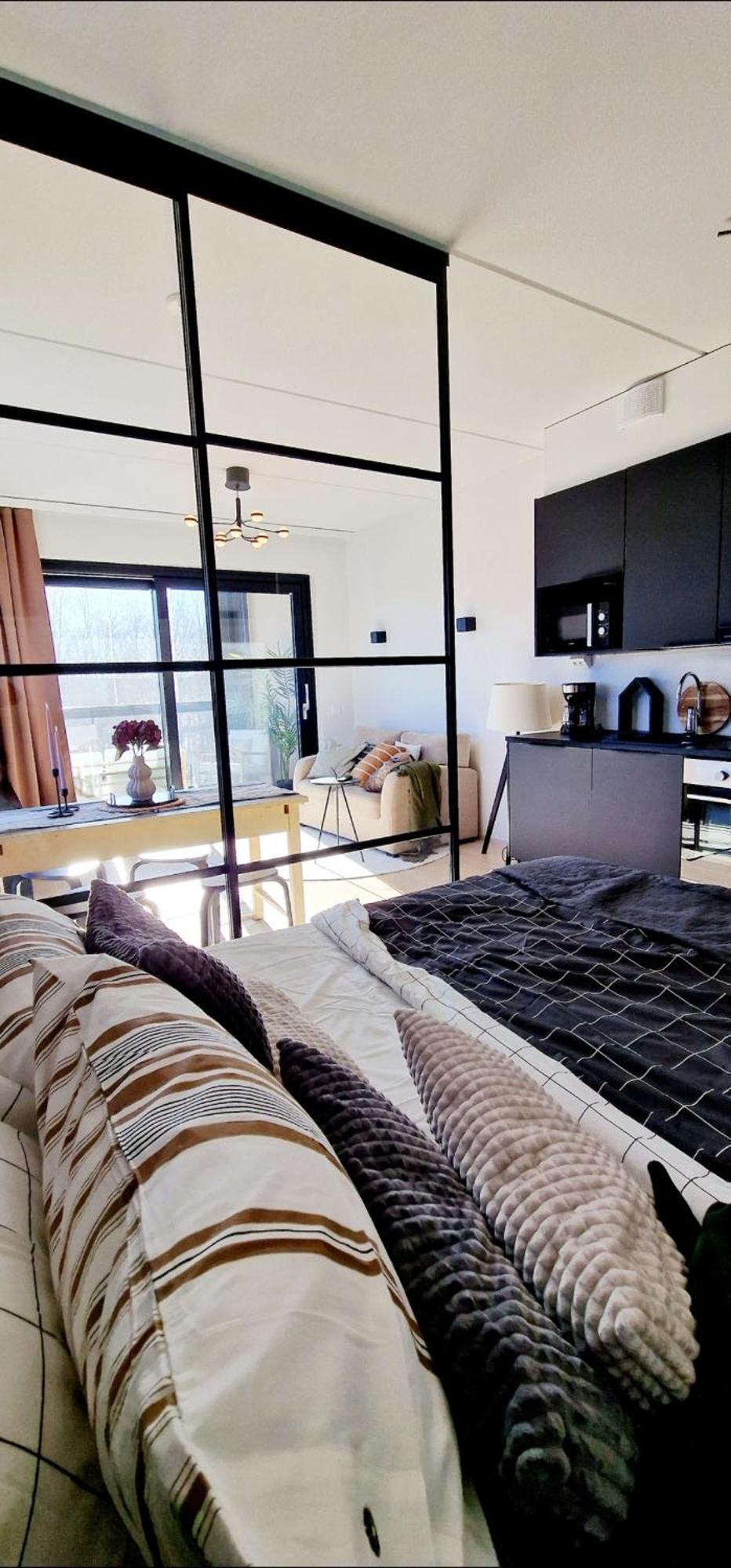 Modern Near Tampereen Messukeskus, With Own Private And Free Parking Apartment *